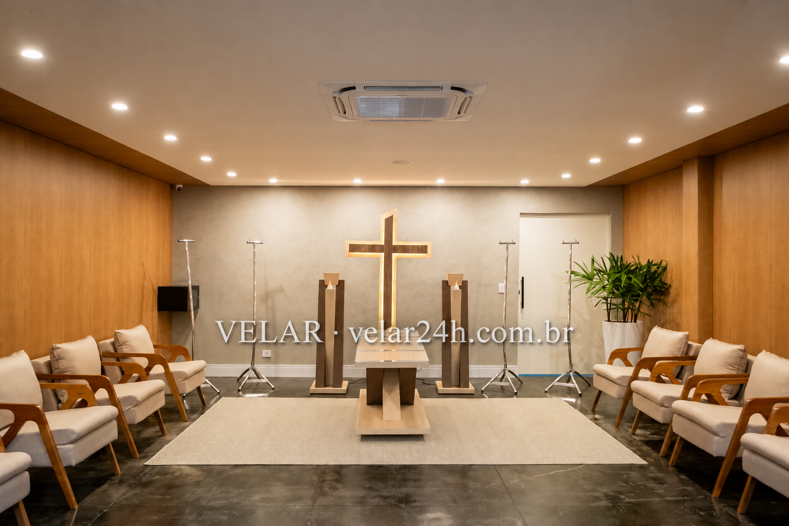 Sala cerimonial apresentada pela Velar, com poltronas nas laterais e espaço central para a despedida